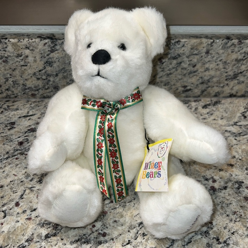 Winey Bears Holly Day 130 out of 1000